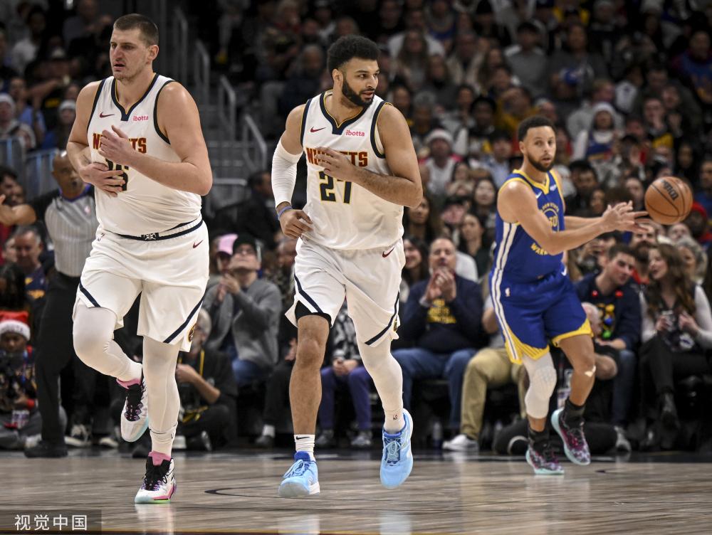 在比赛伊始 在比赛伊始